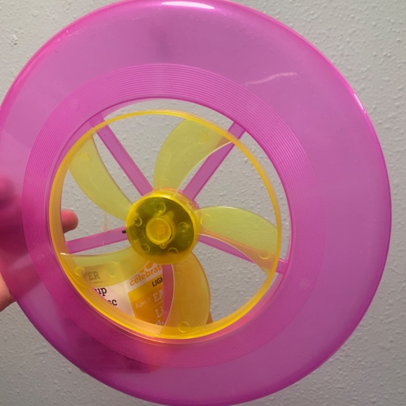 Frisbee - Picture 2 of 3